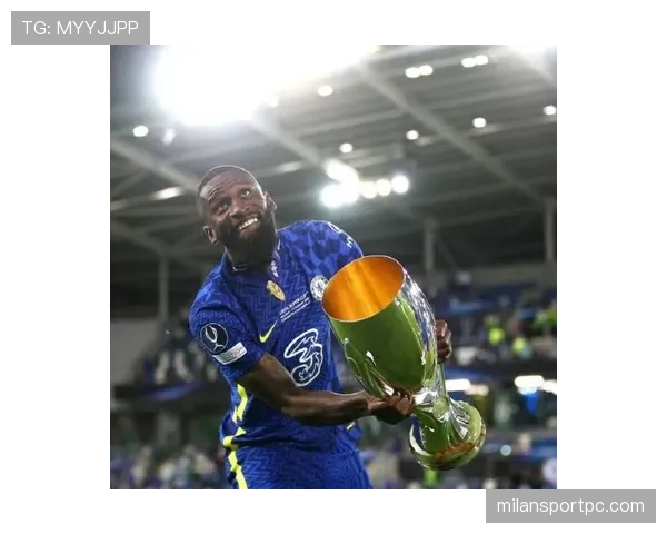 吕迪格与范戴克在高位防守中结构分散形成分化趋势