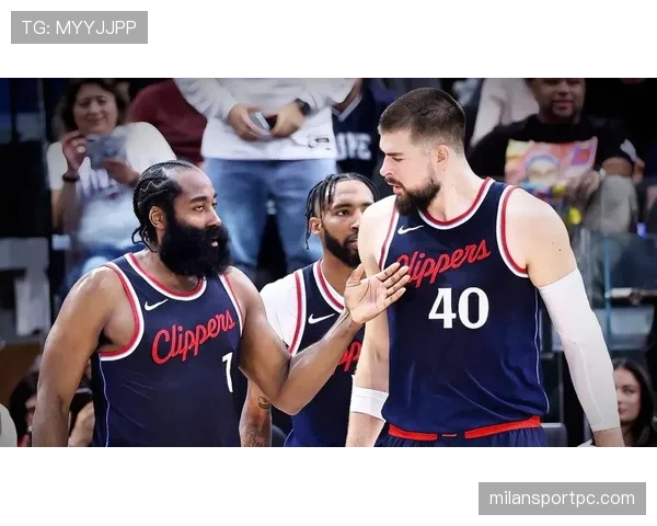 托拜厄斯·哈里斯背身单打效率提升 拉开进攻空间助快船核心输出