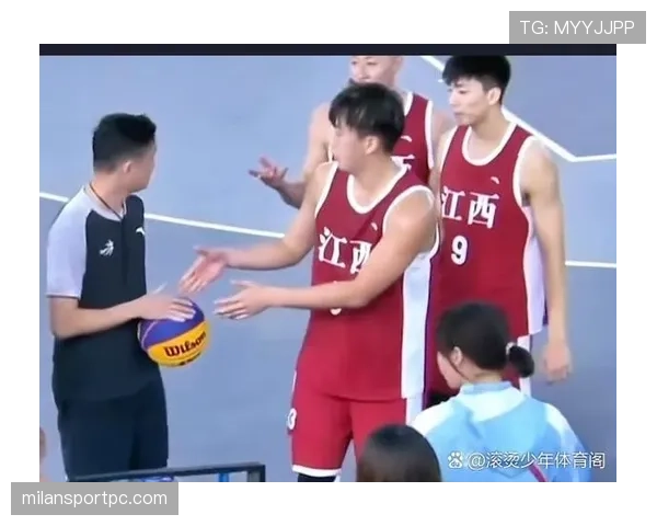 篮球比赛中拉人犯规的规则界定与具体判罚标准是如何规定的